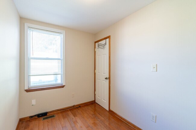 Building Photo - 2820 S Smedley St