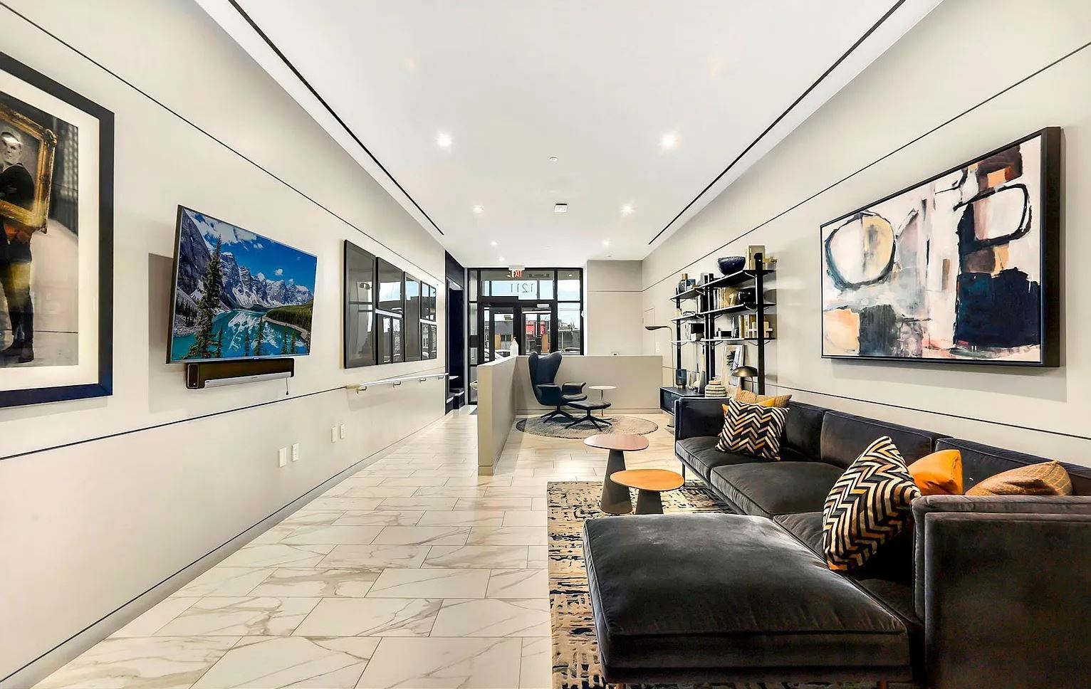 Lobby - 1211 Van St SE