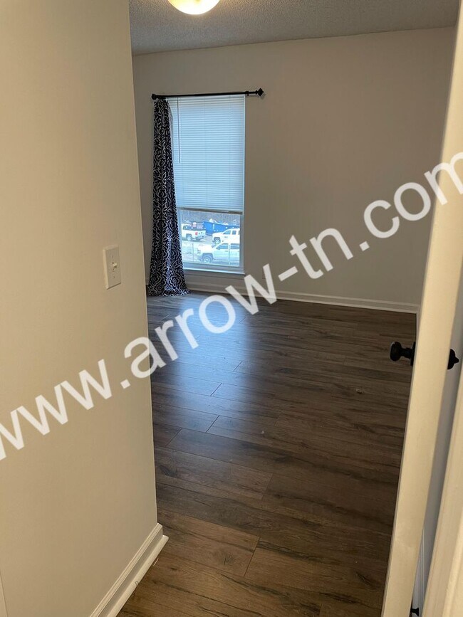 Building Photo - Awesome 2 Bedroom Condo Near the River!