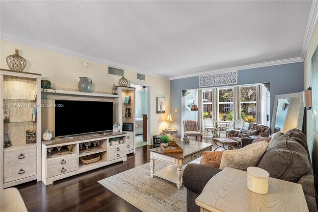 Building Photo - 1501 S Ocean Blvd