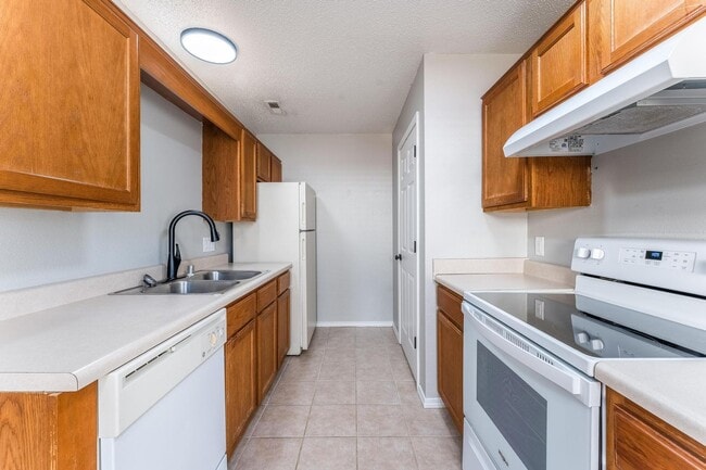 Building Photo - 3503 SW Victoria Pl