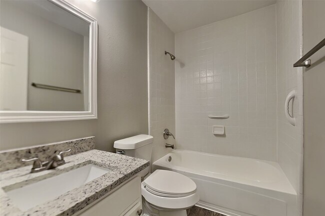 Building Photo - 18623 Singing Woods Dr