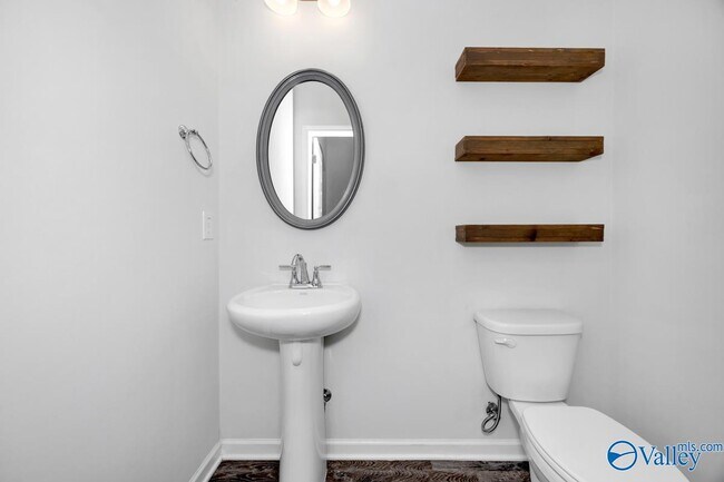 Building Photo - 171 Kingswood Dr