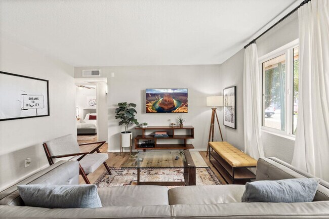 Primary Photo - Fashion Square Apt1|SWVillage|Scottsdale|8...