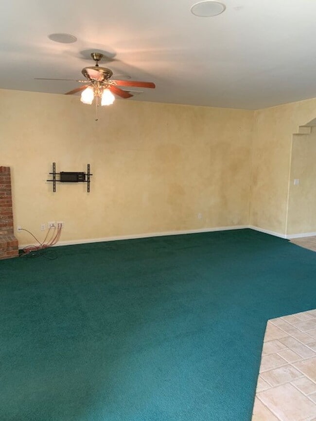 Building Photo - 9805 Paper Moon Way