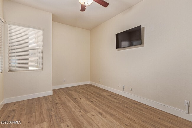 Building Photo - 4978 E Karsten Dr