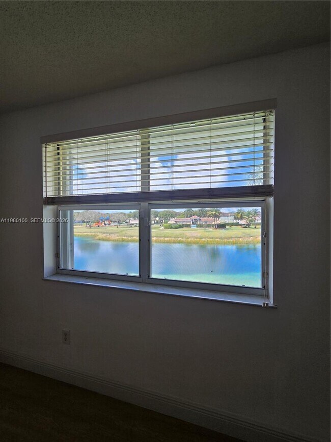 Building Photo - 2510 SE 19th Pl