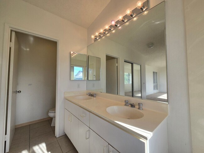 Building Photo - 91-920 Laaulu St #1F