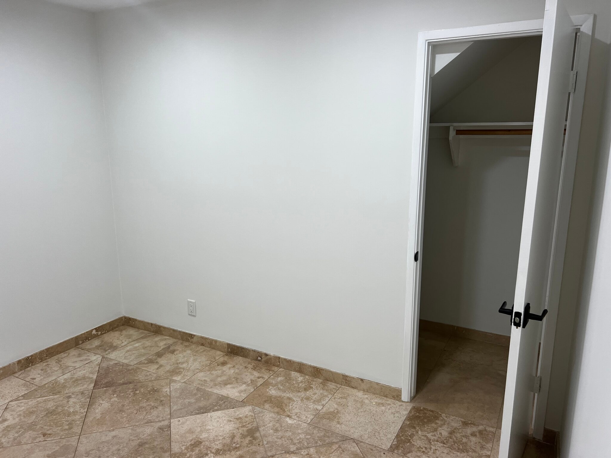 Bedroom with large closet - 148 Van Nuys Ave
