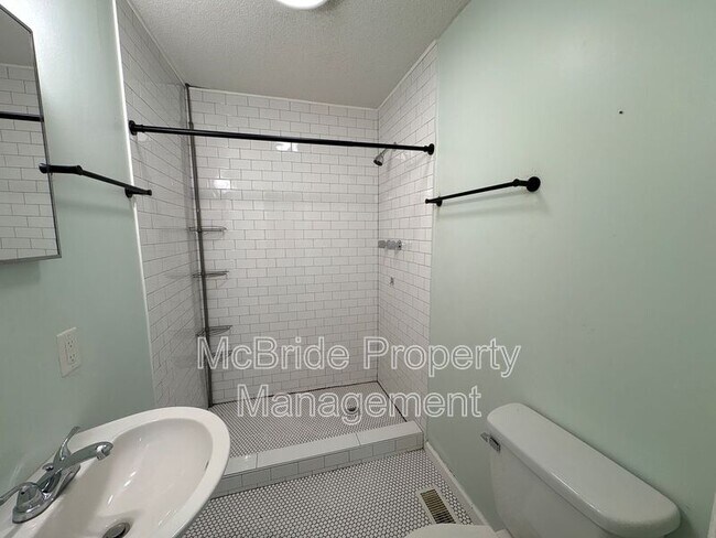 Building Photo - 2754 Hazel St