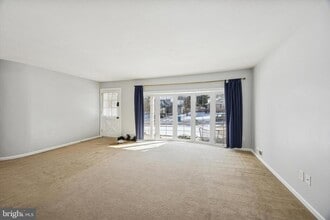 Building Photo - 318 Brentwood Ave