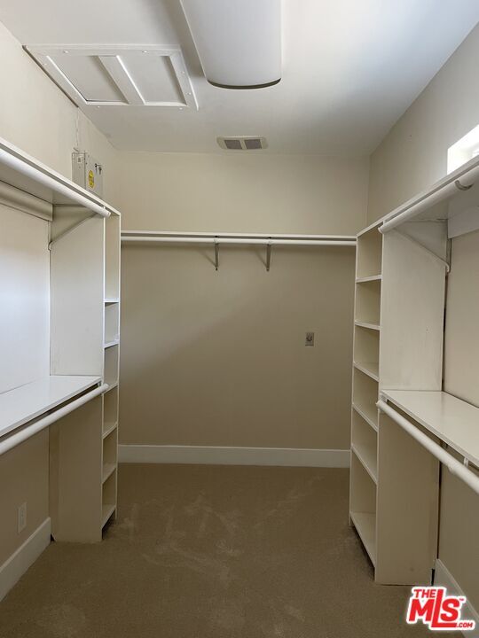 Building Photo - 5048 Enfield Ave