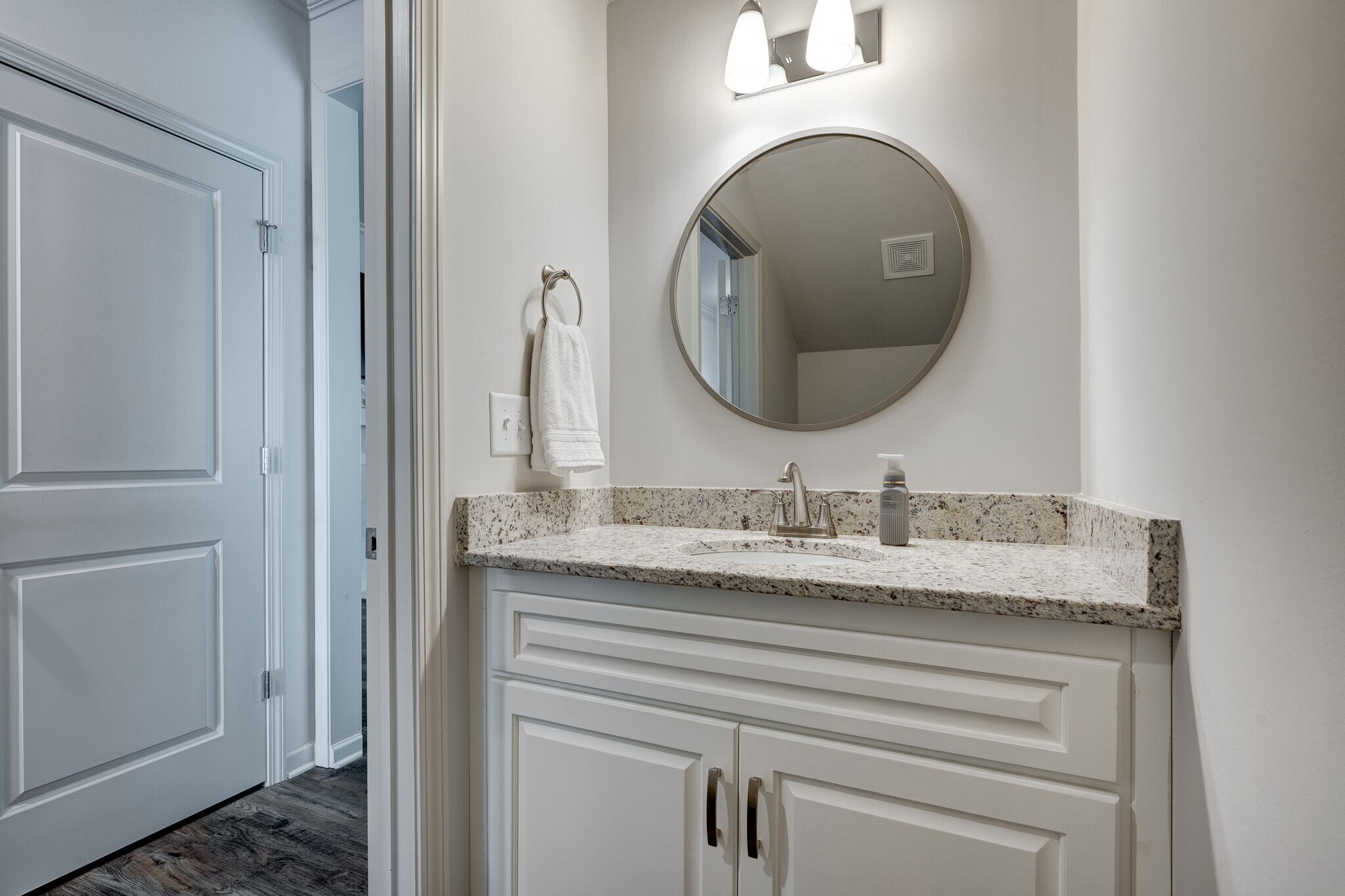 Building Photo - 2134 Springfield Dr