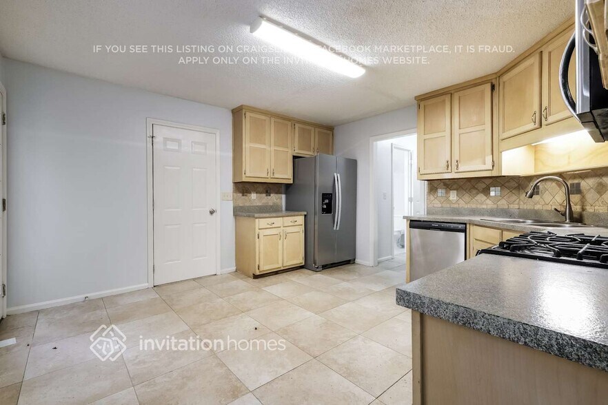 Building Photo - 175 Park Meadows Dr SW