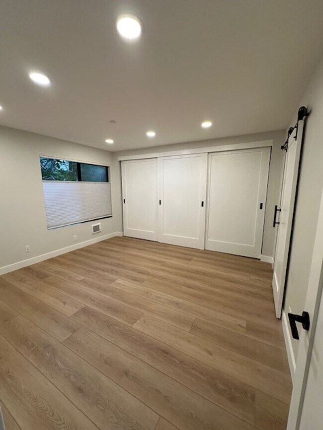 Building Photo - Stunning Bay Front Condominium on Sail Bay, San Diego, CA