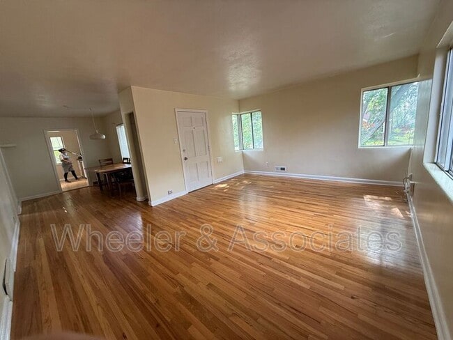 Building Photo - 1575 S 800 E