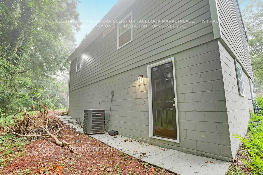Building Photo - 1171 Octavia St SE