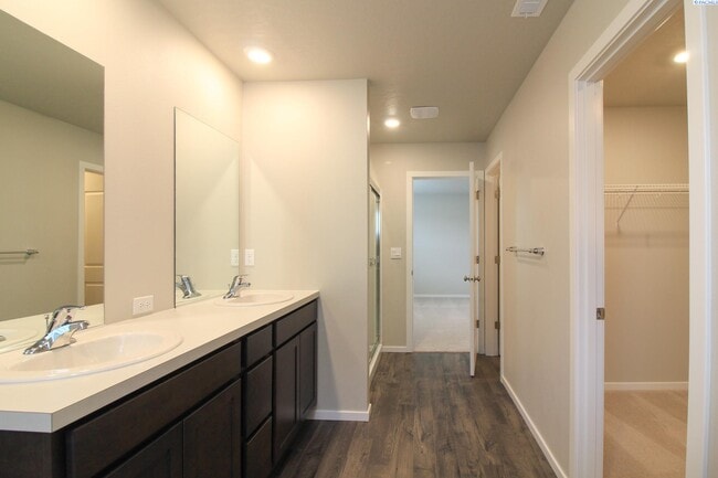 Building Photo - Newer Construction! 4 Bed/2.5 Bath Home