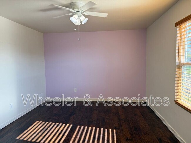 Building Photo - 1584 W Galbraith Ln