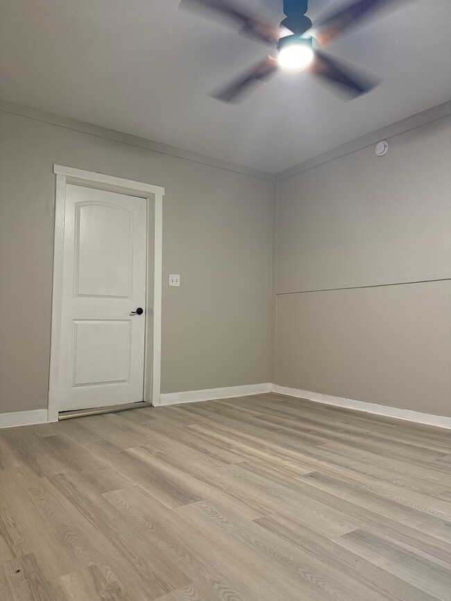 Building Photo - 720 S Apperson Way