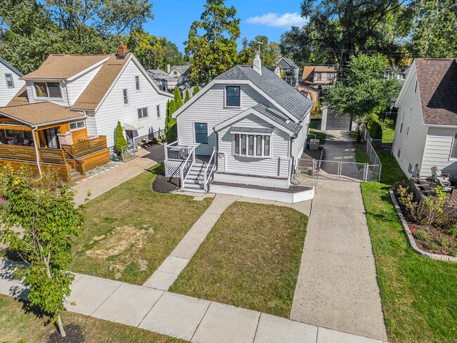 Building Photo - 1007 Mohawk Ave