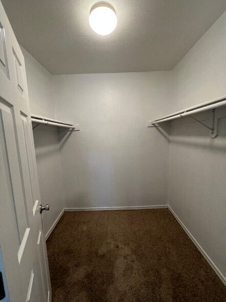 Building Photo - 17260 SW Heritage Ct