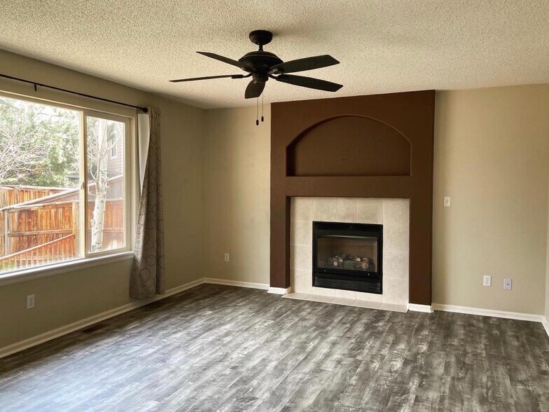 Building Photo - 4822 Tarcoola Ln