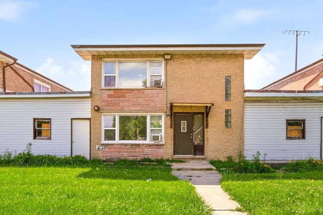 Building Photo - 16048 Halsted St