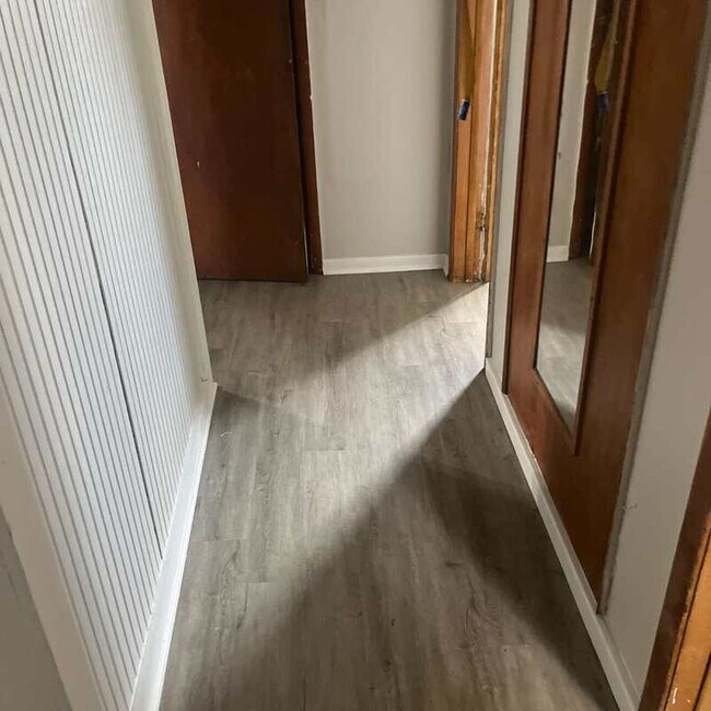 Building Photo - 3233 W 50th St