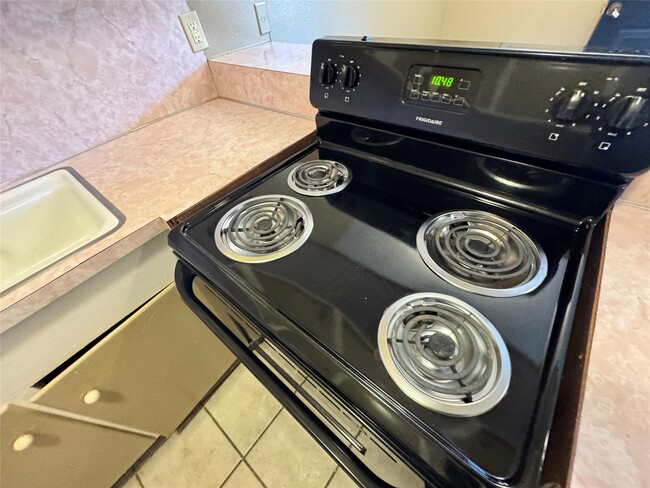 Building Photo - 2201 N Grand Blvd