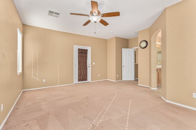 Building Photo - Must See 4 Bedroom Home near San Tan Mall