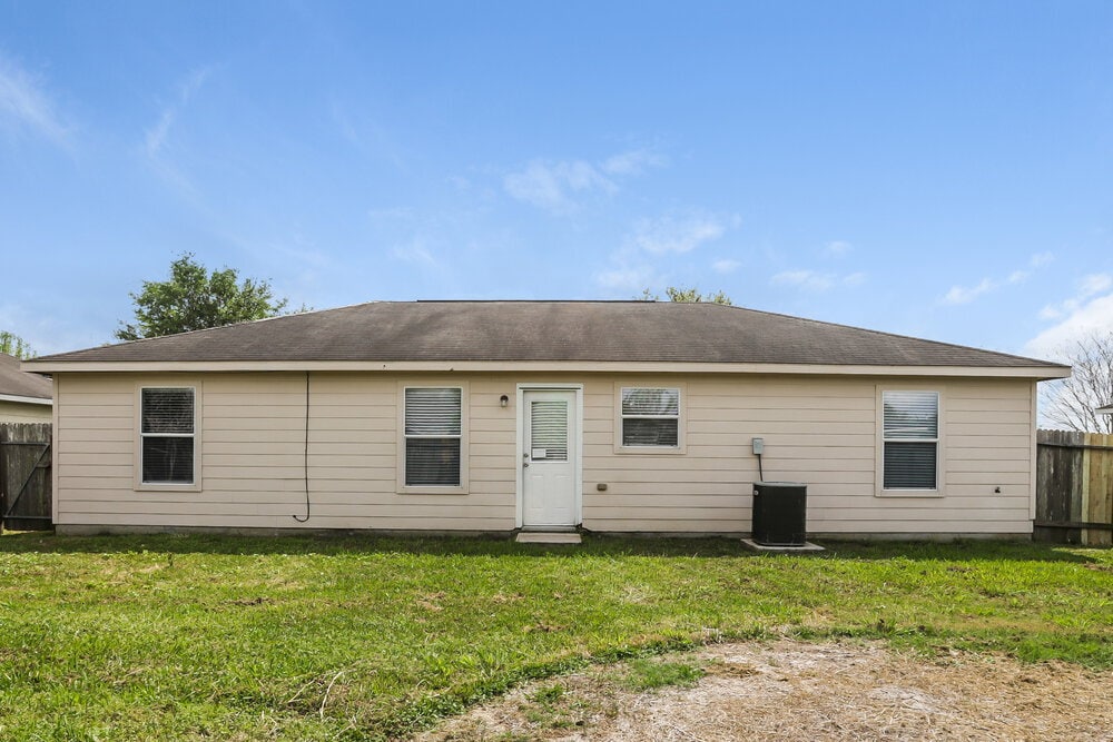 Building Photo - 4010 Cozy Trail Ct