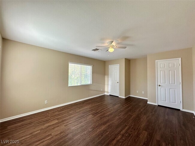 Building Photo - 7576 Jacaranda Leaf St