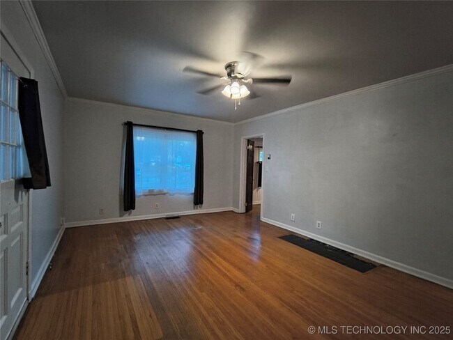 Building Photo - 3530 E 23rd St