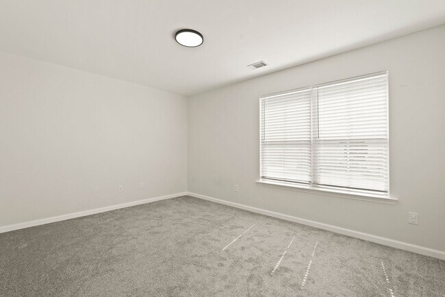 Building Photo - Spacious 4 Bedroom Home With Plenty of Space to Enjoy and Resort-style Amenities in Belmont Glen