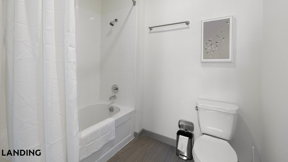 Building Photo - 101 S Center St