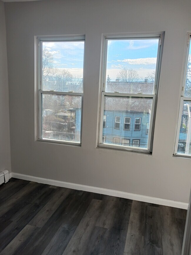 Interior Photo - 7 Franklin Street