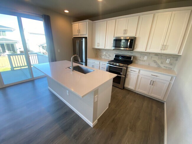 Building Photo - Fantastic Paired Home in Castle Rock