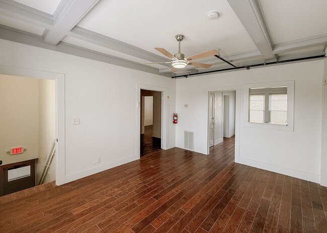 Building Photo - 1120NW