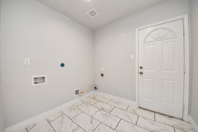 Building Photo - 3541 Rebecca St