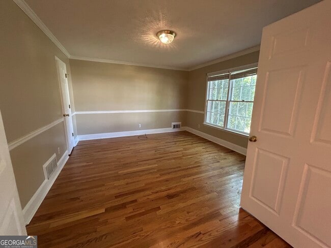 Building Photo - 700 Singley Ct SW