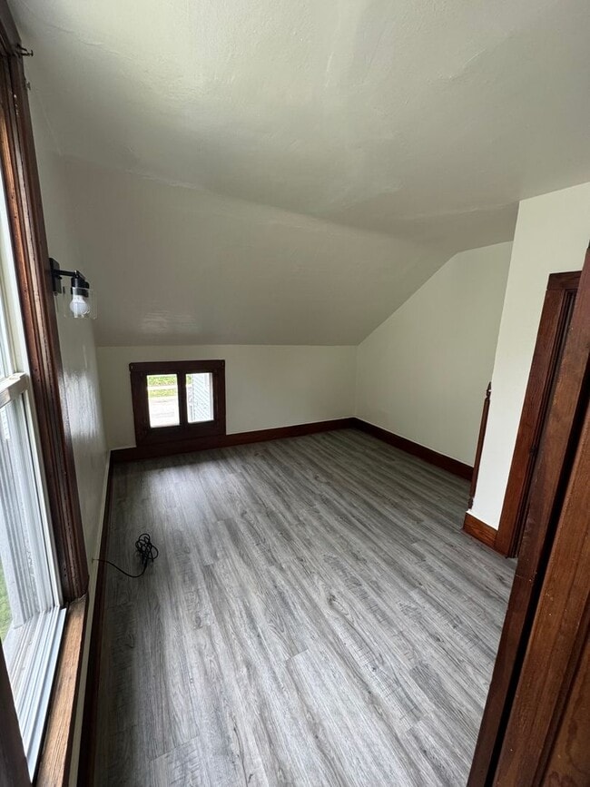 Building Photo - Nice 3-Bedroom Home For Rent in Elkhart