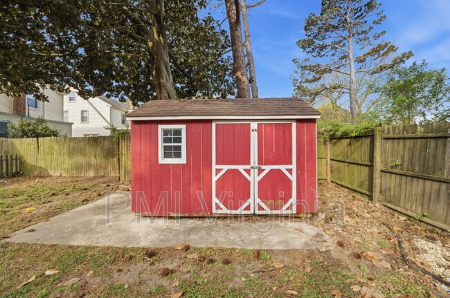 Building Photo - 1906 Montclair Ave