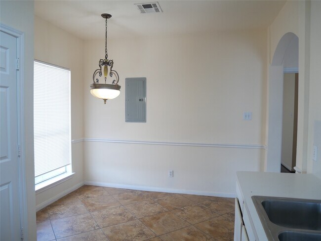 Building Photo - 6289 Wilcrest Dr