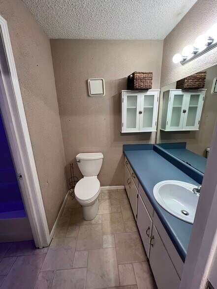 Building Photo - 2929 Selena Dr