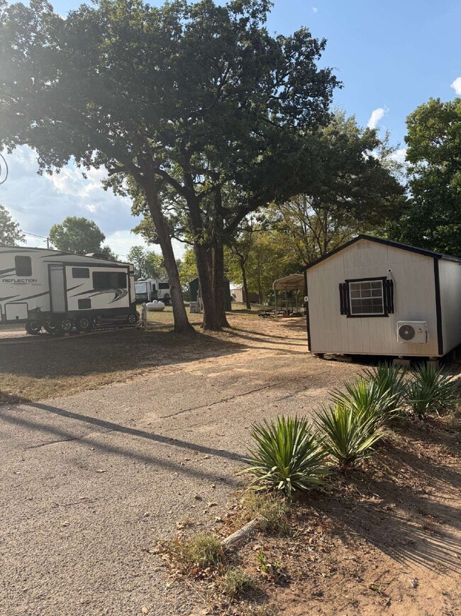 Building Photo - Charming 1-Bedroom Home with Modern Amenities in Longview, TX!