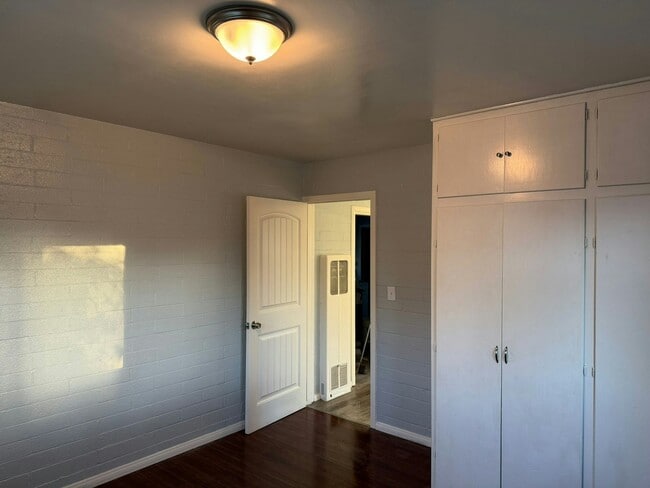 Building Photo - 3622 Ottawa Ave