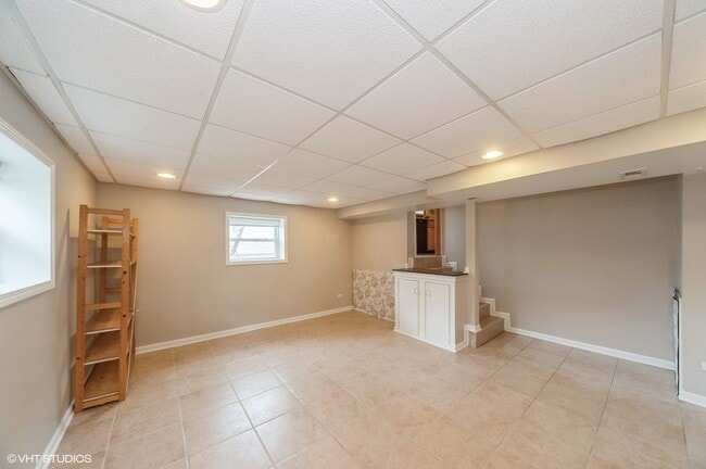 Building Photo - 565 Ridge Rd
