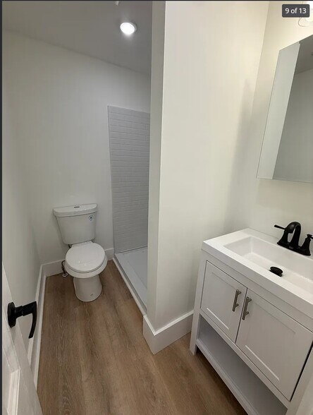 Building Photo - 885 E Broadway