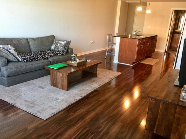 Building Photo - 1975 Grant St